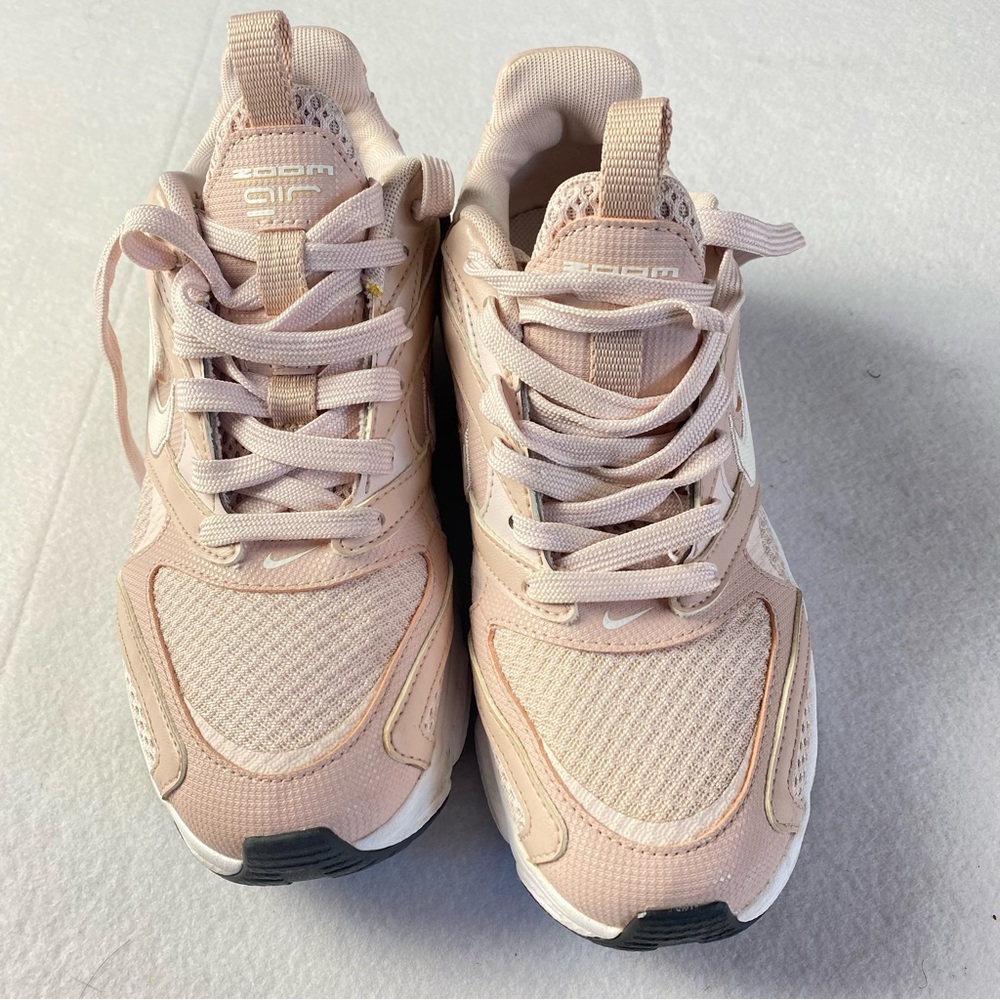 Nike Women's Light Pink Athletic Sneakers size 6.5 Like New Jogging Walking Gym